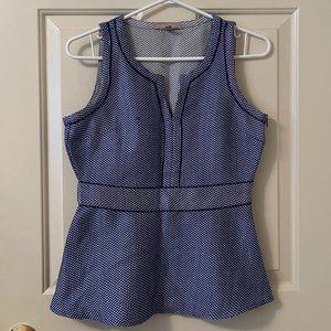 Like New BANANA REPUBLIC Patterned Top Size 6 Petite